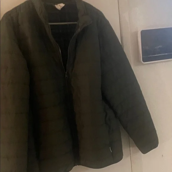 Men's Quilted Puffer Jacket with Flannel Lining. - Picture 5 of 12